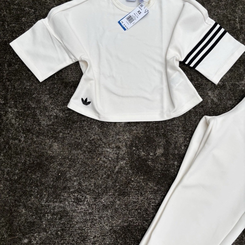 Adidas White Cropped Tee with joggers size S set NWOT